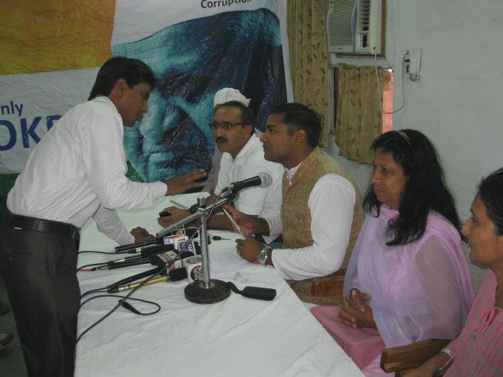 Press Conference Pics, September 17, 2011